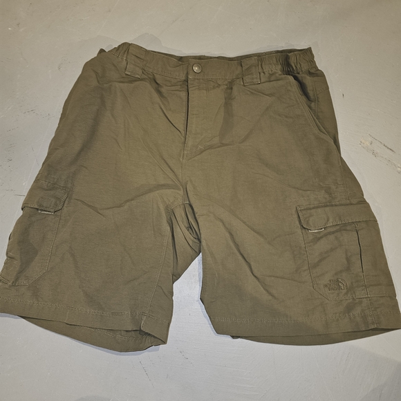 The North Face Other - The North Face Men's Green Cargo Shorts